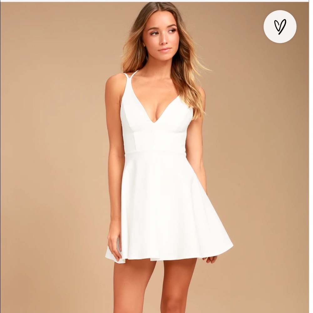 NWT Lulu’s white backless dress